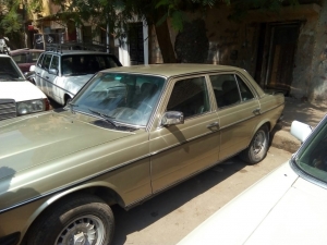 Mercedes-200 Mercedes-200